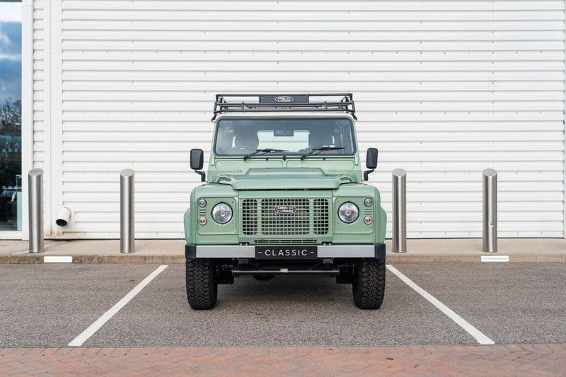 2016 Land Rover Defender - 2 2016 Land Rover Defender - 2