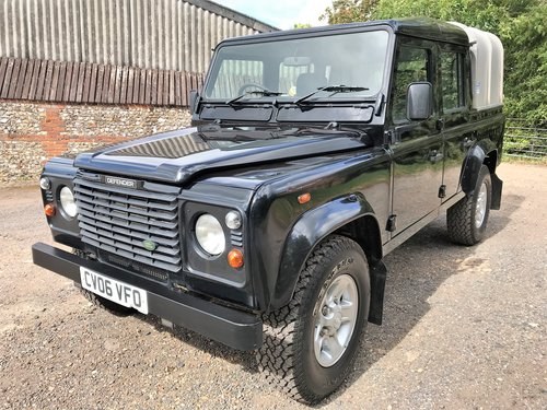 2006 Defender 110 TD5 county double cab in black+original For Sale