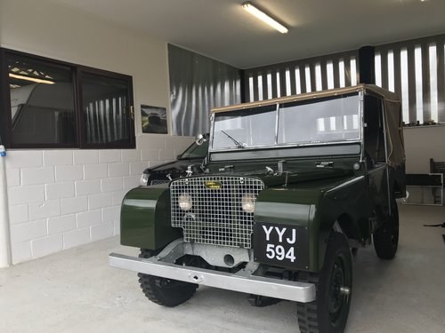 Land Rover Series1 1950 lights behind the Grille. VENDUTO