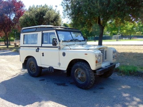 Land Rover Defender 88 HT 366, anno 1983, iscritta ASI, res For Sale