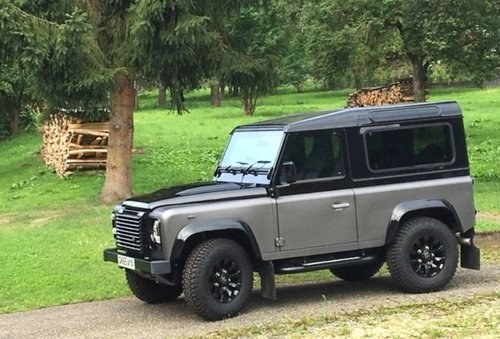 2016 like new Defender Autobigraphy RHD For Sale