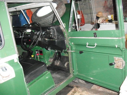 1972 Landrover 88  diesel, 1973, truck cab and canvas. For Sale