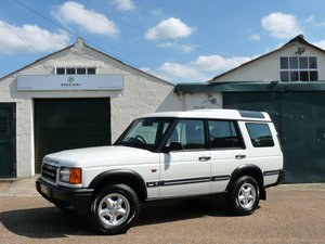 2003 Land Rover Discovery 2 4.0 V8i, three owners, SOLD VENDU
