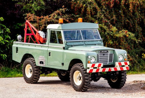 C.1976 LAND ROVER SERIES III 109 For Sale by Auction