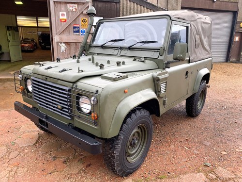 1998 Land Rover Defender 90 300TDi Wolf soft top Te koop