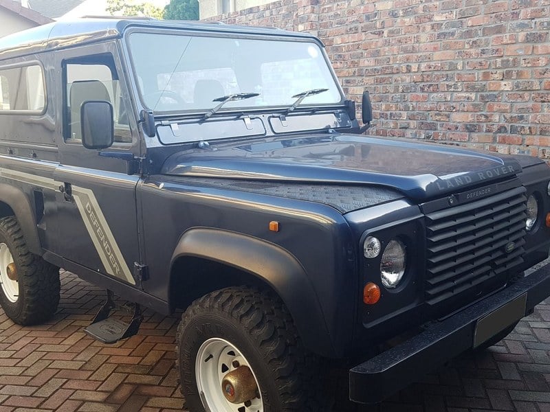 Land Rover Defender 90 2dr 2.5 (petrol) RHD