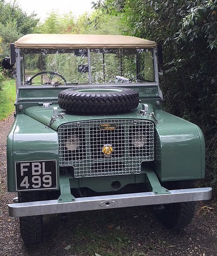 1949 Land rover series 1 80 lights behind the gril For Sale