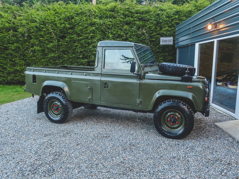 Ex-MOD Land Rover Defender Pickup V8
