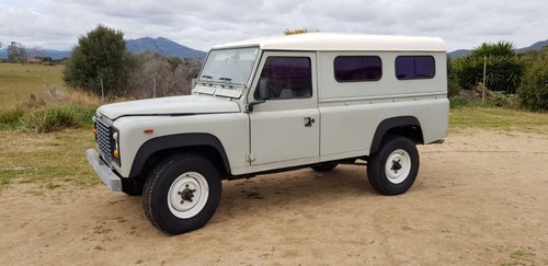 1985 Land Rover Defender 110 - LHD, original and stunning!  For Sale