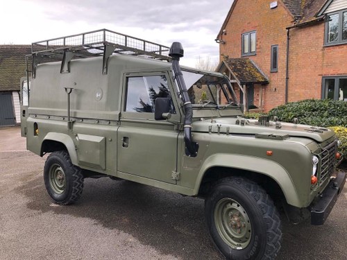 1998 Commanders Wolf Land Rover with bed For Sale