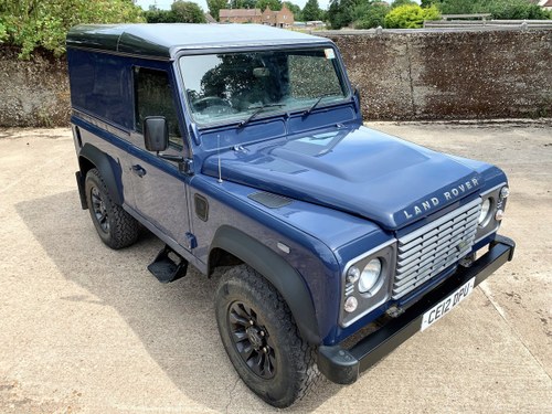 2012 Defender 90 2.2TDCi hardtop in rare Tamar Blue VENDIDO