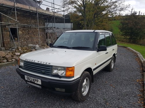 1997 Range rover 4.6 hse in white with gray cloth SOLD