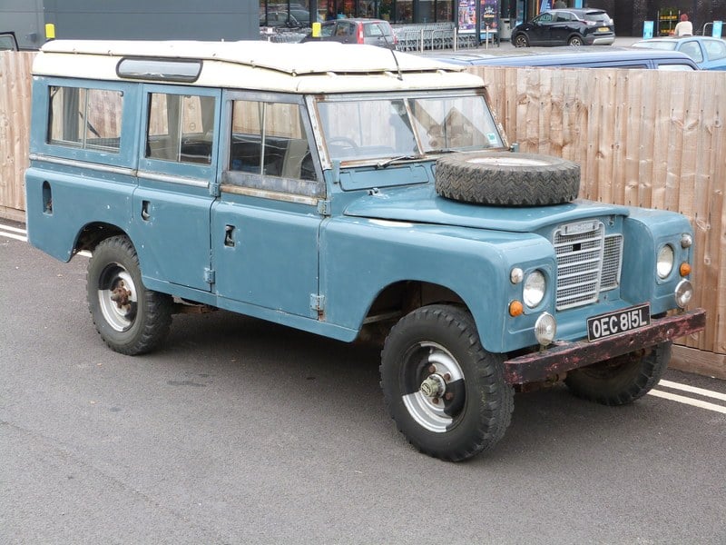 1972 Landrover 109 6 cylinder 12 seat safari station wagon