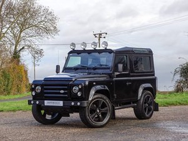 Land Rover DEFENDER