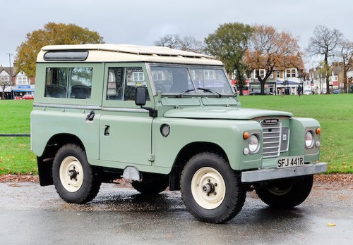1977 Land Rover Series III 4x4 Station Wagon For Sale by Auction
