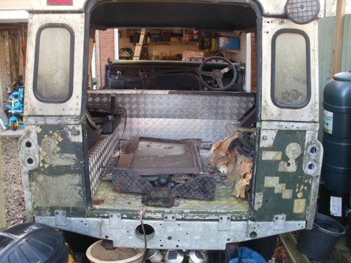 1973 landrover for restoration with galvanized chassis VENDUTO