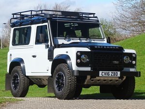 2016 Land Rover Defender 90 Adventure TD In vendita all'asta