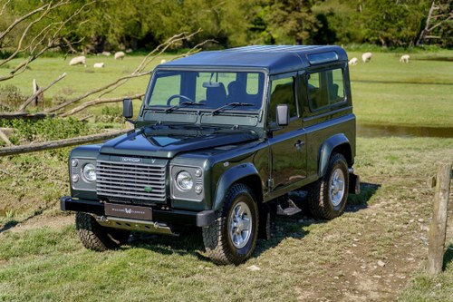 Land Rover Defender 90 XS Station Wagon Td5 2006 - 6 Seats SOLD