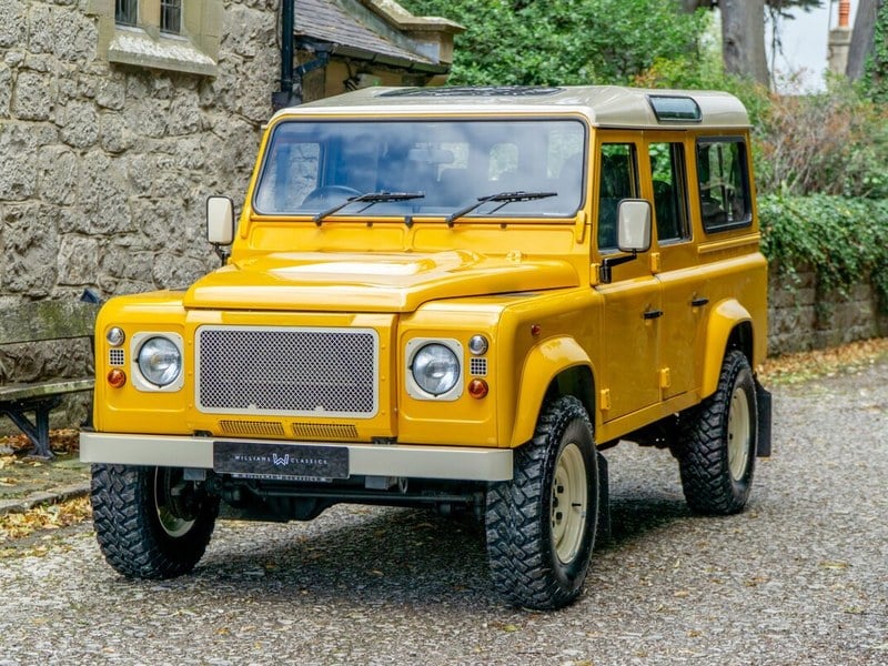 Land Rover Defender 110 Station Wagon TDCi 2.4 Only 22,000 M