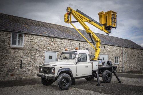 2009 Land Rover Defender 110 2.4 TDCi Cherry Picker Access Platfo VERKAUFT