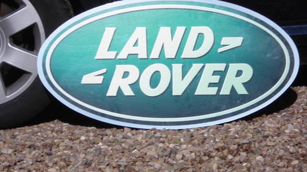 3ft Land Rover garage sign For Sale | Car & Classic