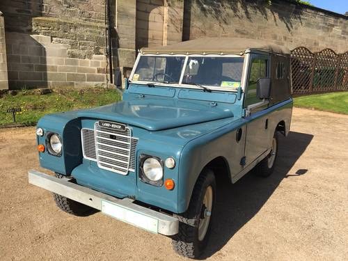 1982 Land Rover Series III Ragtop in Marine Blue For Sale
