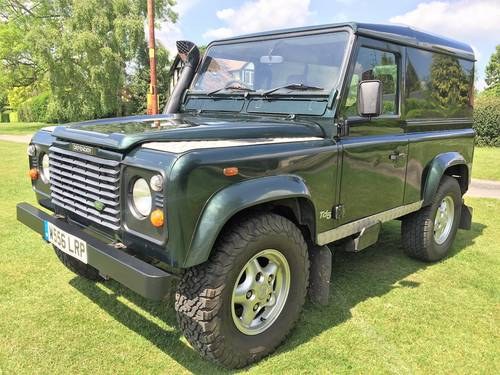 A VERY SMART 2000/W LAND ROVER DEFENDER 90 TD5 H/TOP For Sale