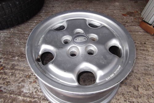 Single alloy rim to suit Land Rover For Sale