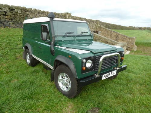 2005 DEFENDER 110 HARD TOP – ABSOLUTELY EXCEPTIONAL ! SOLD
