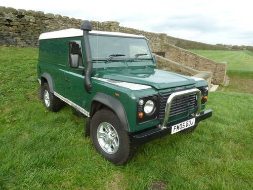 2005 DEFENDER 110 HARD TOP – ABSOLUTELY EXCEPTIONAL ! VENDUTO