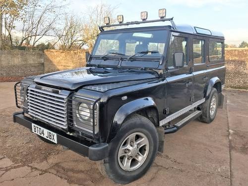 high spec 2004 Defender 110 XS TD5 station wagon 9 seater For Sale