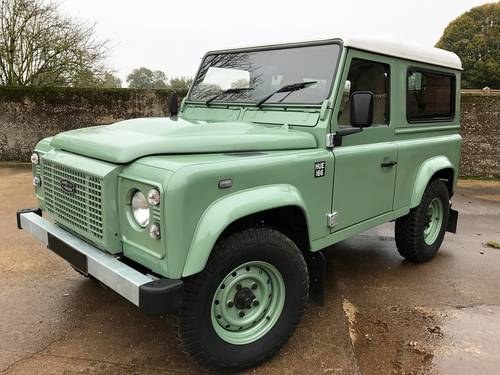a superbly executed 2003  Defender 90 TD5 heritage replica In vendita