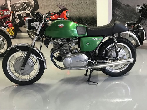 1971 Laverda 750SF first version with hump tank, show con For Sale