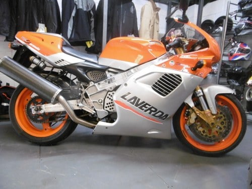 2000 STUNNING ORIGINAL CONDITION FORMULA S À venda