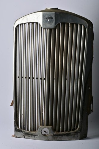 LEA FRANCIS: A 1920s/1930 Lea Francis radiator surround In vendita all'asta