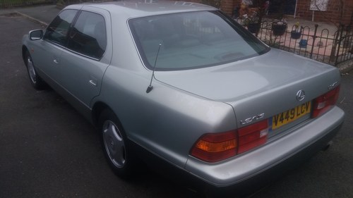 1999 Have  owned this car 3 times ,yes baz loves a lexus! VENDUTO