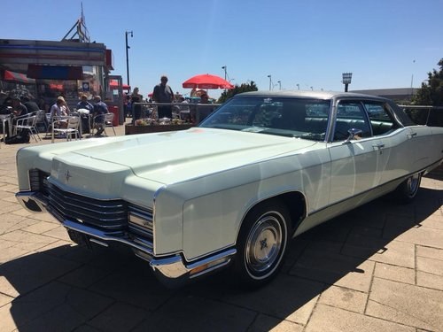 1970 Lincoln Continental beautiful restored car. For Sale