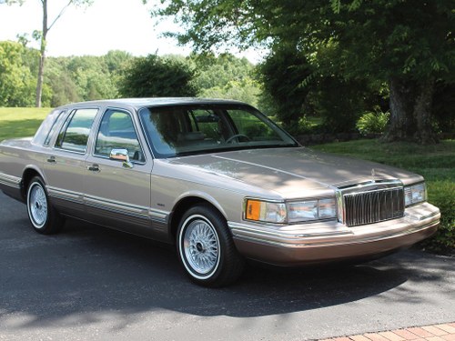 1992 Lincoln Town Car  For Sale by Auction