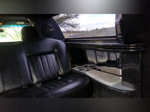  Lincoln Town car / Limousine. 2005 Executive series For Sale (picture 4 of 6)