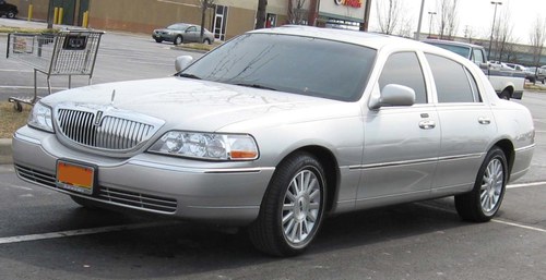 2007 Lincoln Town Car Signature Series 4.6L V8 SOLD