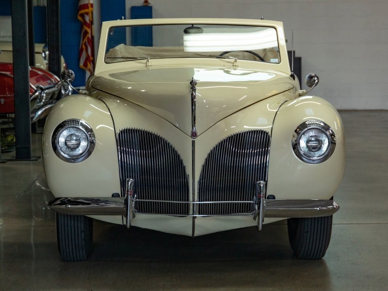 1940 Lincoln Zephyr - 4