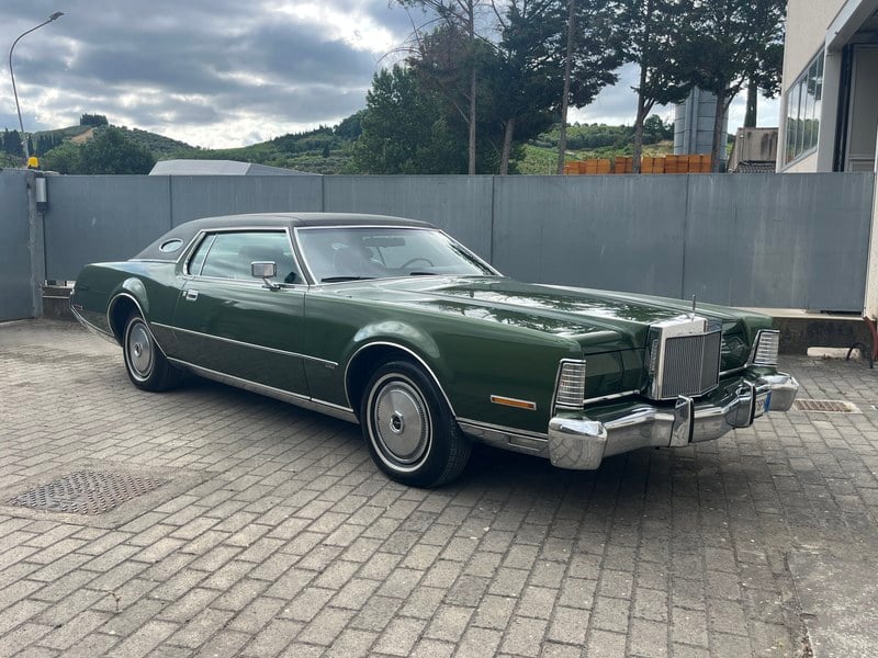 Lincoln Continental Mark IV