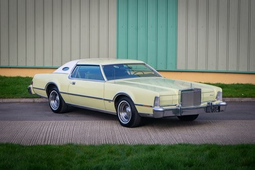 1975 Lincoln Continental MkIV - Yellow/Green Velour SÅLD