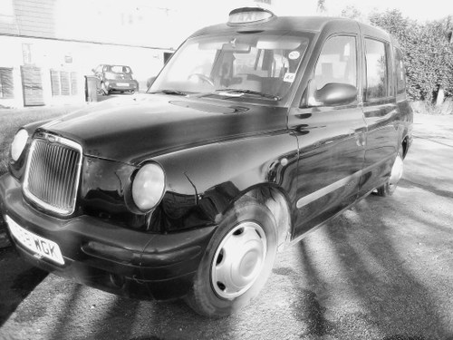 1999 London black cab requires new home In vendita