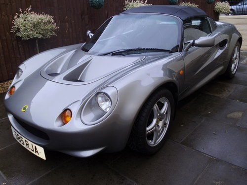 Lotus elise s1 1998 only 38,000 from new stunning In vendita