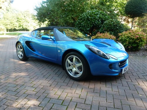 2001 Beautiful low mileage Elise S2 SOLD