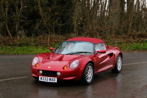 Lotus Elise S1, 2000. Rare Ruby Red metallic. Magnolia Trim In vendita