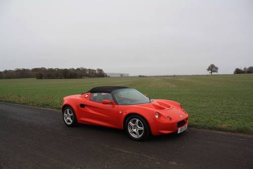 Lotus Elise S1, 1997.  Stunning example in Calypso Red. For Sale