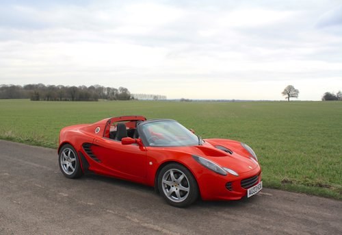 Lotus Elise S2, 2003. Fabulous example in Ardent Red. In vendita
