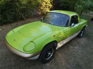 Picture of 1971 lotus elan sprint FHC in pistachio over white livery